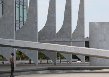 Brasil despenca em índice de corrupção e tem pior nota desde 2012