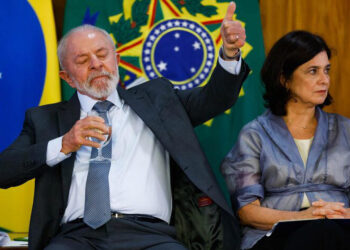 Lula deflagra reforma ministerial, demite Nísia do Ministério da Saúde e nomeia Padilha