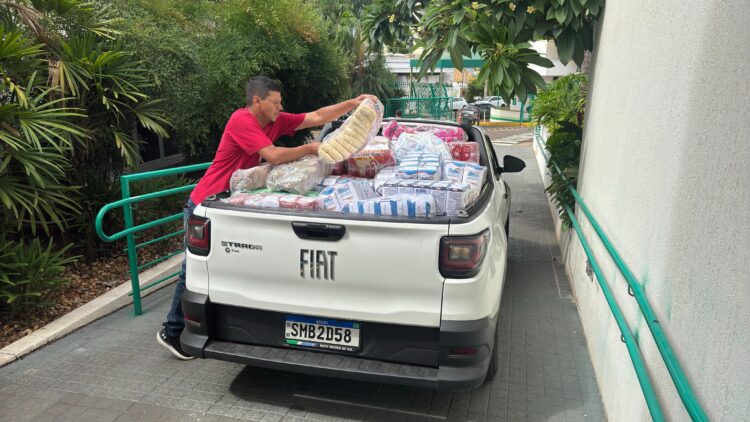 Unimed Campo Grande doa quase 3 toneladas de alimentos para a AACC-MS