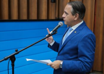 “São covardes. Macho com mulher, gatinho com a polícia!”, dispara deputado sobre agressor 