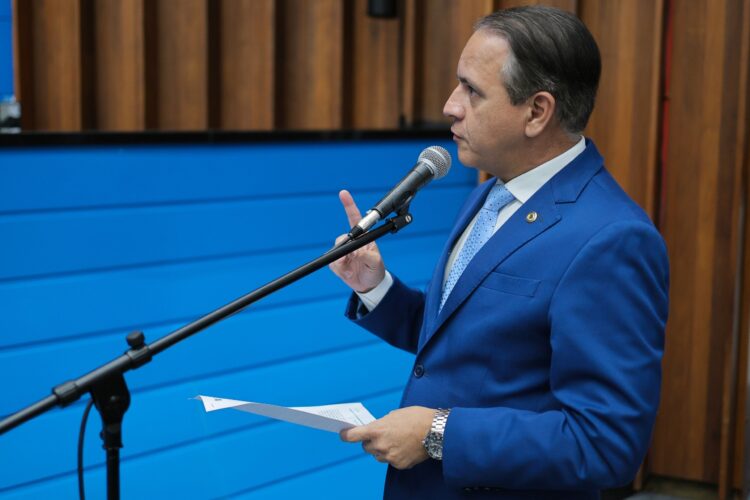 “São covardes. Macho com mulher, gatinho com a polícia!”, dispara deputado sobre agressor