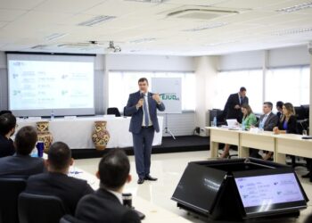 Aos novos magistrados, governador mostra cenário de crescimento econômico com inclusão em MS