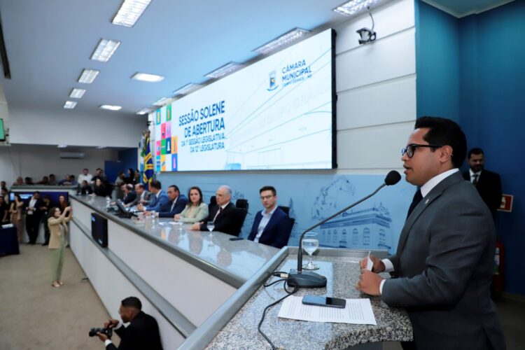 Independência da Câmara e defesa da população são ressaltadas pelos vereadores em Sessão Inaugural