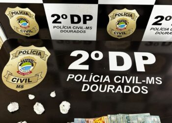 Idosa de 62 anos é presa por traficar cocaína no Bairro Deoclécio Artuzi, em Dourados