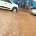 Capivara News TV: Vídeo mostra enxurrada em rua de escola do Santa Emília e morador cobra prefeita
