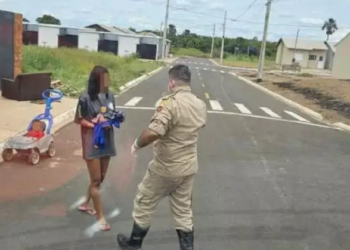 Adolescente diz não saber de gravidez, dá a luz e abandona recém-nascido em terreno baldio