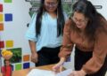 Artesãs da aldeia urbana Marçal de Souza assinam convênio com IFMS para desenvolver atividade