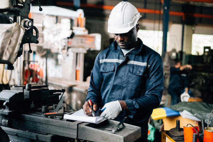 Indústria de transformação liderou geração de empregos em MS em 2024