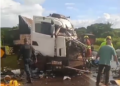 Capivara News TV: Colisão entre carreta, caminhão e veículo mata uma pessoa, na BR-163