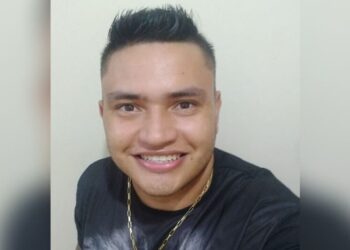 Após voltar do hospital com dores no estômago, professor é encontrado morto em casa