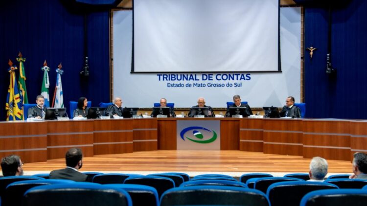 Pleno do Tribunal de Contas realiza sessão e analisa 30 processos