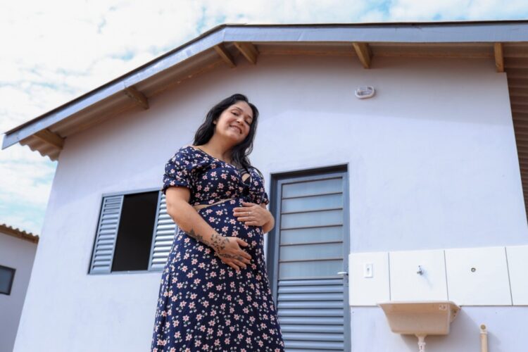 Prefeitura entrega casas para as famílias que moravam na comunidade Mandela