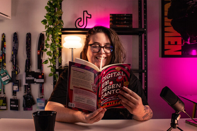 Jornalista de MS lança livro com dicas de como desbravar o universo digital