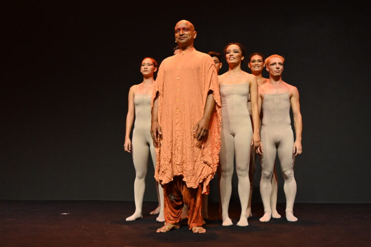 Cia de Dança do Pantanal emociona público no Fórum Panrotas com o espetáculo Guadakan