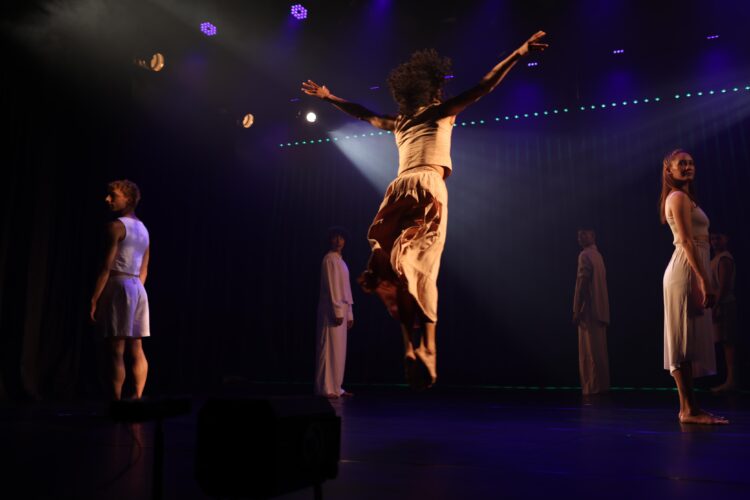 No mês em que completa 8 anos de existência, Cia de Dança do Pantanal se apresenta no Campão Cultural