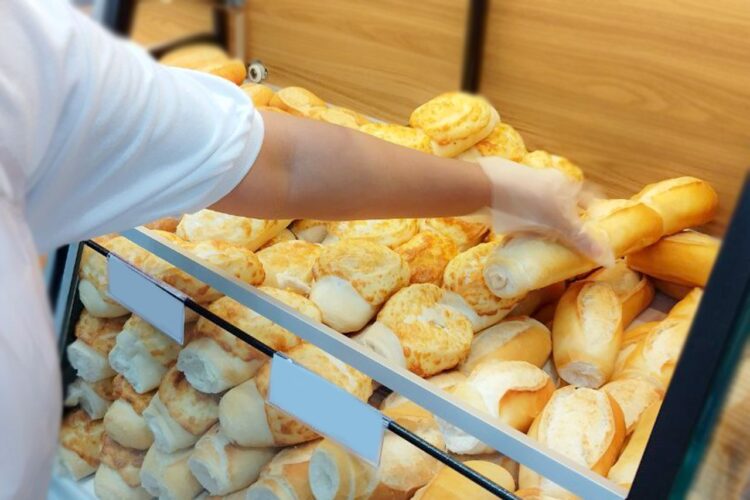 Pão Francês: O Rei da Mesa Brasileira celebra seu dia. Conheça os tipos de pães: