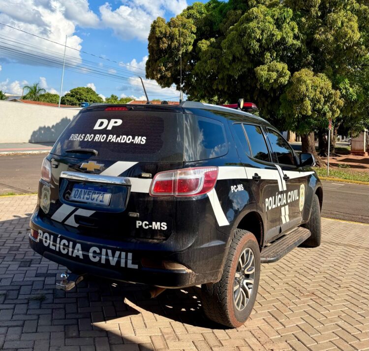 Bêbado é preso por arremessar faca nas costas da companheira em Ribas do Rio Pardo