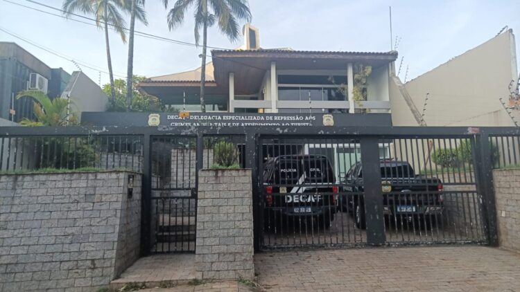 Homem é preso por deixar seu cachorro morrer preso, no sol, desidratado e com carrapatos no Zé Pereira