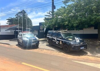 Homem agride esposa, quebra seu nariz e foge levando filho de 6 anos, em Água Clara