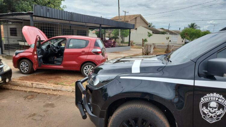 Policiais da Defurv recuperam Fiat Mobi furtado de comerciante na Vila Piratininga