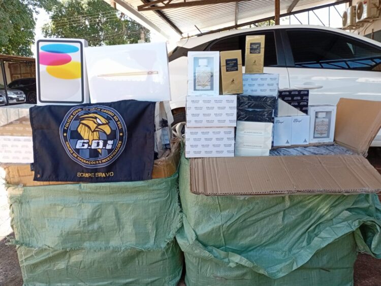 Casal é preso com iPad, notebook da Apple, óculos contrabandeados na BR-060, na Capital