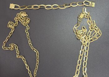 Pai e filho são presos por assaltarem conveniência de Miranda e levarem joias e pertences da vítima