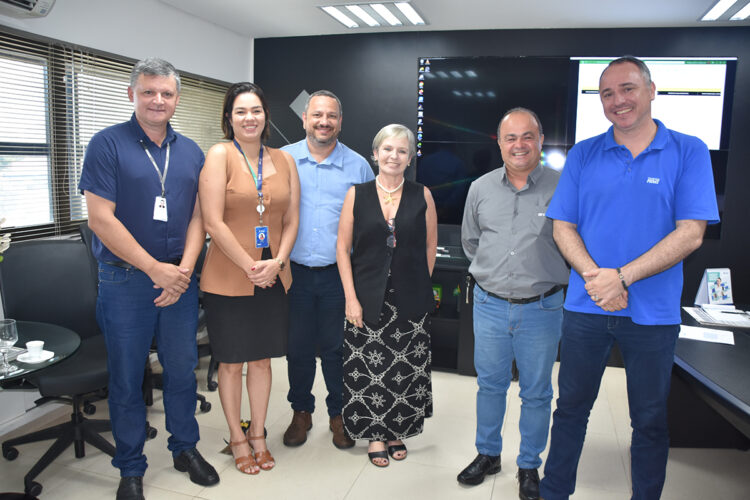 Diretor-regional do Senai recebe equipe da Arauco para debater qualificação profissional