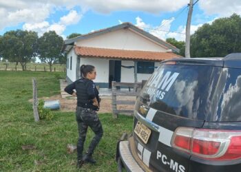 Padrinho que adotaria menor de 14 anos é preso por estuprá-la, em Coxim