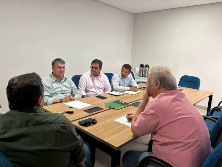 Reflore/MS apresenta atuação e reforça diálogo em encontro com prefeito de Ribas do Rio Pardo