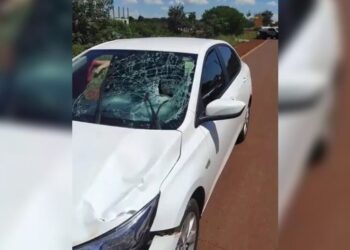 Garoto de 10 anos fica ferido ao ser atropelado por carro enquanto andava de bike em Rio Brilhante