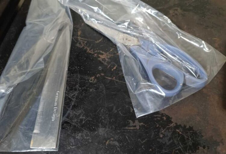 Companheiro tenta matar idosa a golpes de faca e tesoura em casa de Dourados