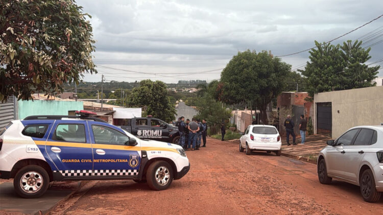 Homem armado e com drogas entra em confronto com Guarda e morre na Capital