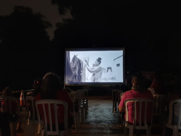 Comunidade Tia Eva terá sessão de cinema na rua pelo projeto Olubayô