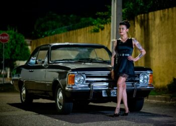 LidyLo estreia fashion film “Noites de Carmim” mostrando força da mulher da fronteira