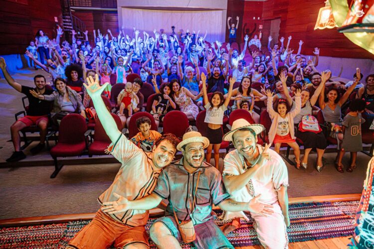 Projeto Escambo UBU Fronteiras do Mato Sul leva teatro para Rondonópolis