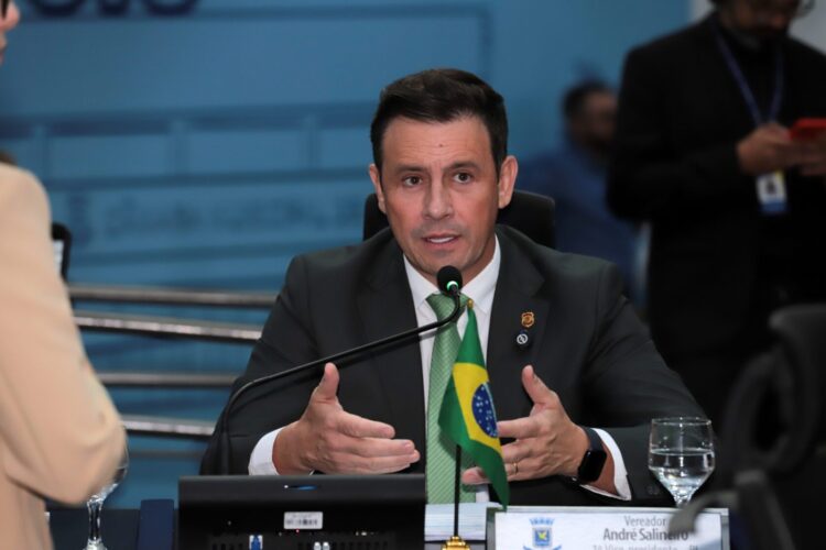 Vereador propõe lei para impedir cotas a transexuais em concursos