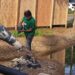 Cleir criou os ‘Tuiuiús do Aeroporto’ inspirado no Pantanal e hoje restaura o monumento