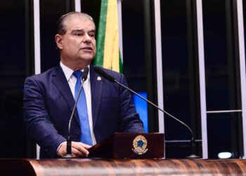 Bets, dívidas e depressão: senador de MS propõe educação financeira nas escolas