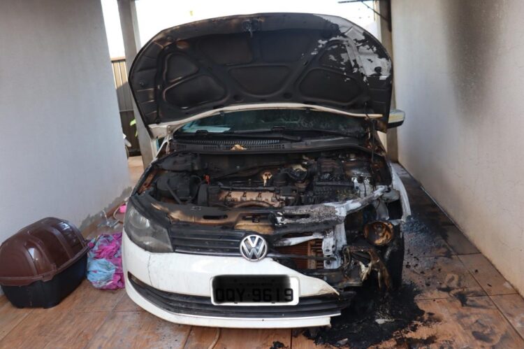 Homem é preso por jogar coquetel molotov e queimar casa e carro com ex e filha de 10 anos dentro