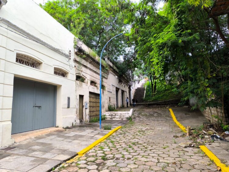 Investigação: Jovem saiu de festa, atirou na escadaria do Porto Geral foi baleado e morreu