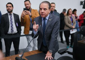Deputado chama PT de “droga” e apresenta moção de repúdio ao MST