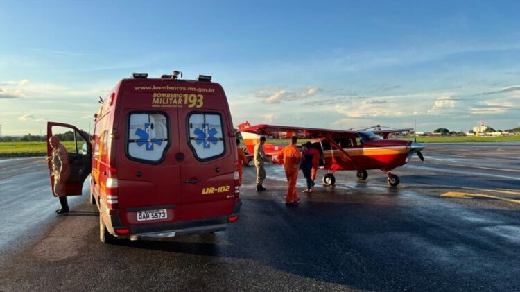 Avião do Corpo de Bombeiros MS resgata bebê debilitado e com febre no Pantanal