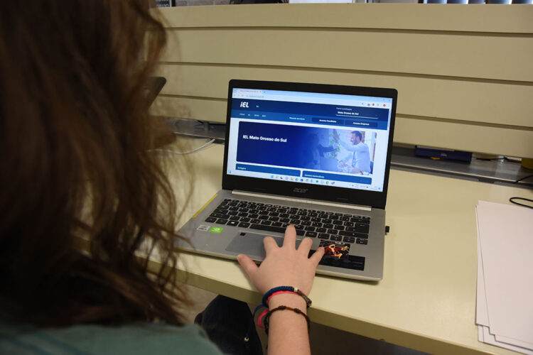 IEL-MS oferece mais de 120 vagas de estágio para alunos de graduação e ensino médio