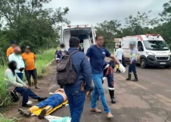 Quarenta passageiros de ônibus ficam feridos após ele cair de ponte na MS-436