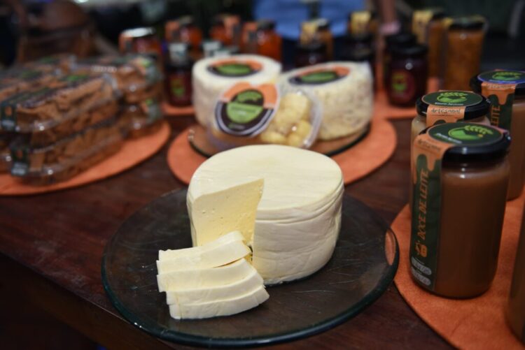 Oitava Festa do Queijo de Rochedinho acontece neste sábado com gastronomia e atrações culturais
