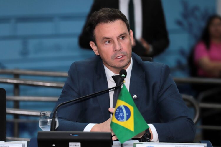 Vereador Salineiro apresenta emendas à LDO voltadas à segurança, mobilidade, educação e desenvolvimento