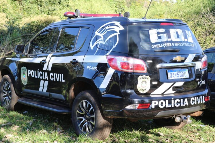 Mulher é presa por tentar matar vítima com 2 facadas no Bairro Vida Nova, na Capital