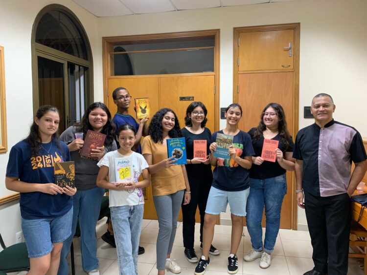 Jovens criam Clube do Livro aberto à comunidade em Campo Grande