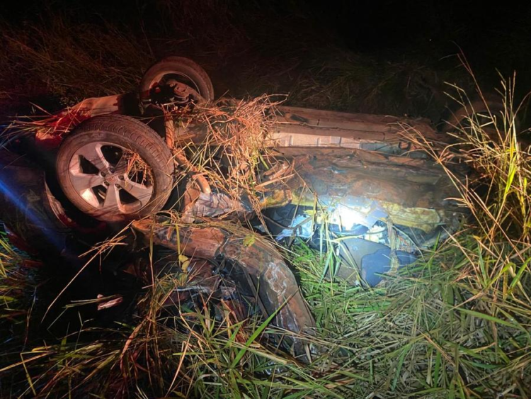 Condutor de Chevrolet Cruze morre ao colidir com carreta na MS-276