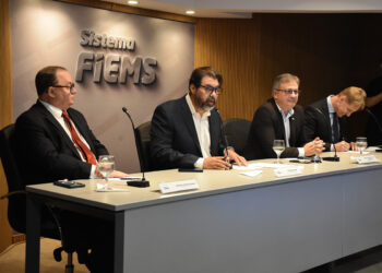 Fiems assina acordo que marca aliança estratégica entre setor produtivo e órgãos de controle